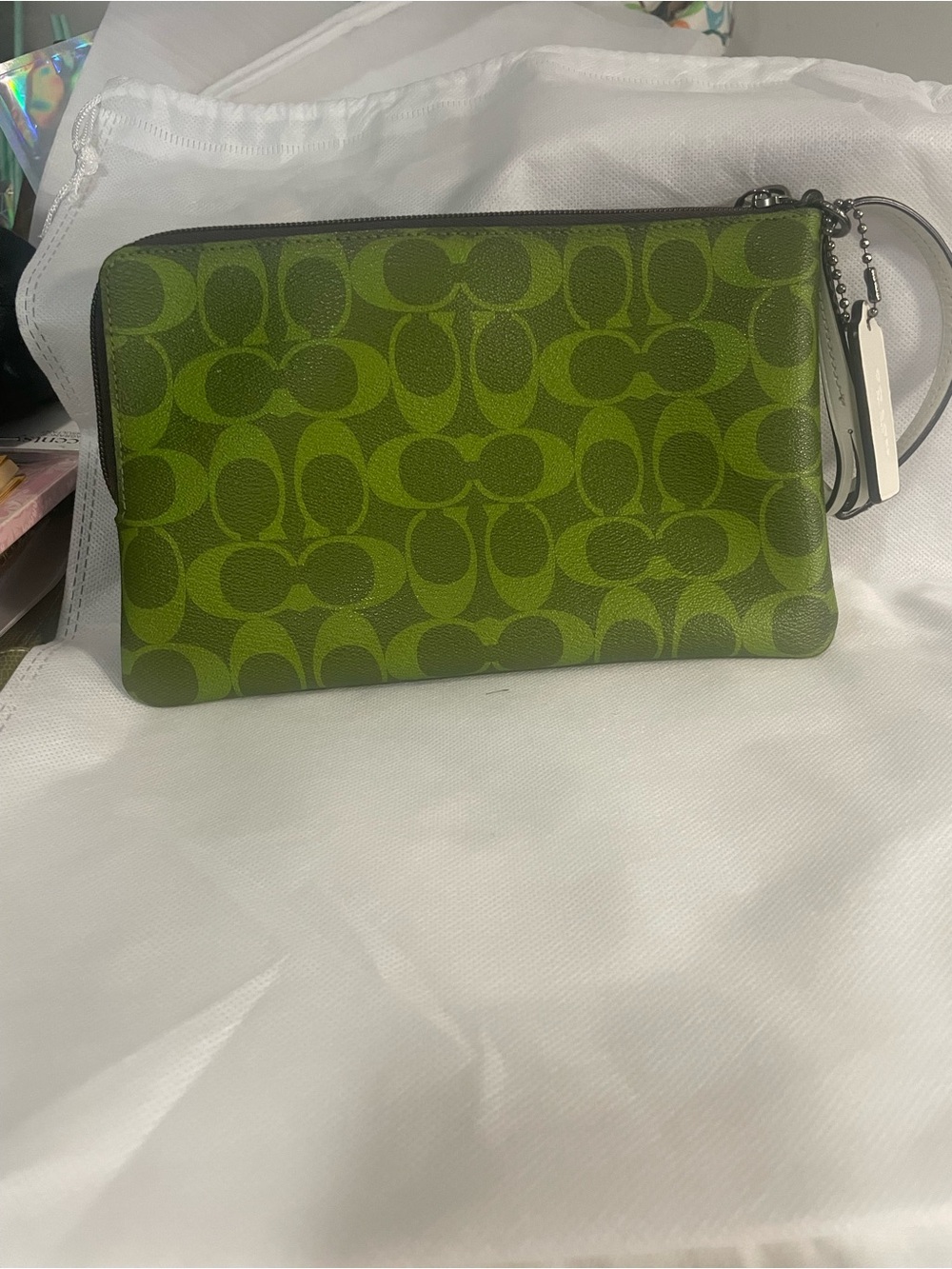 Coach Lime Signature Wristlet with White Tag - Picture 5 of 7